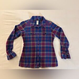 Patagonia Women’s Blue and Red Plaid Long Sleeve Button Front Flannel Size 2
